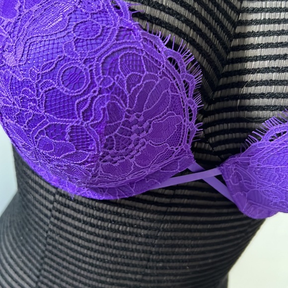 VS very sexy bombshell added 2 cups - Picture 3 of 6